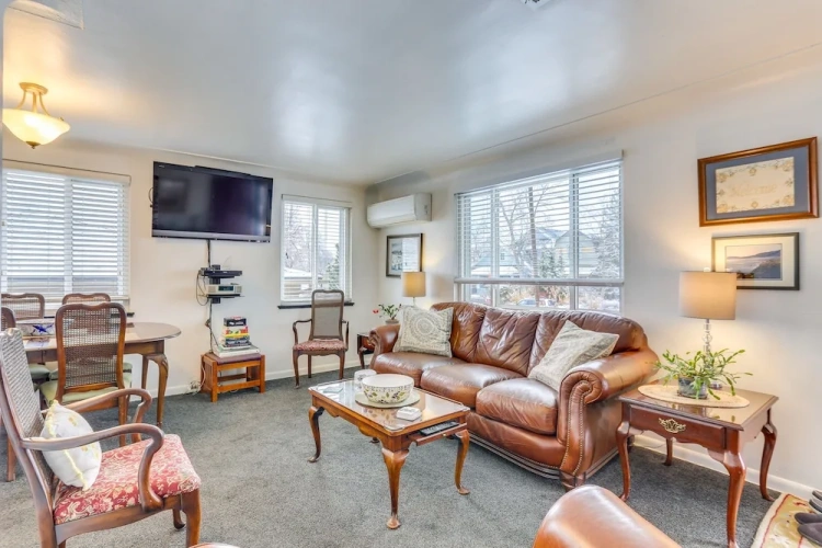 2 Bedrooms Apartment