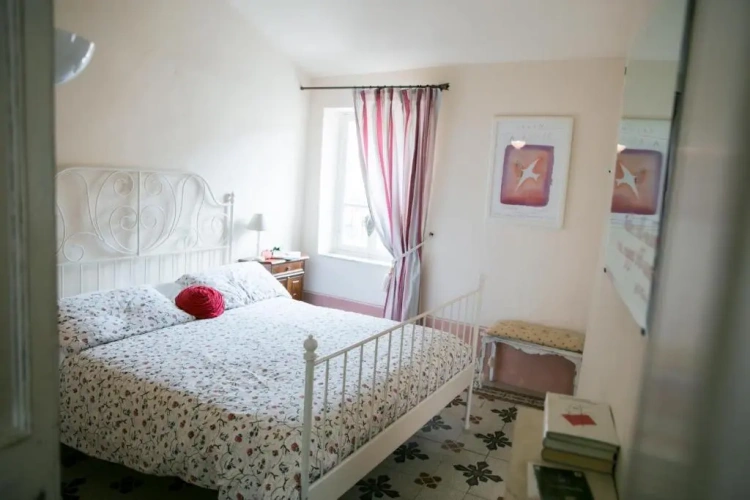 Standard Quadruple room with view
