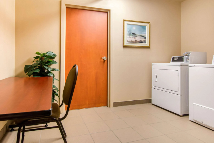 Comfort Inn & Suites photo 18