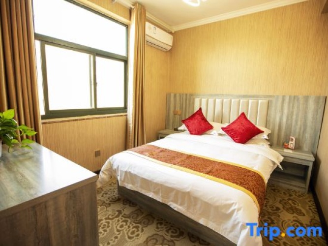 Business Quadruple Suite