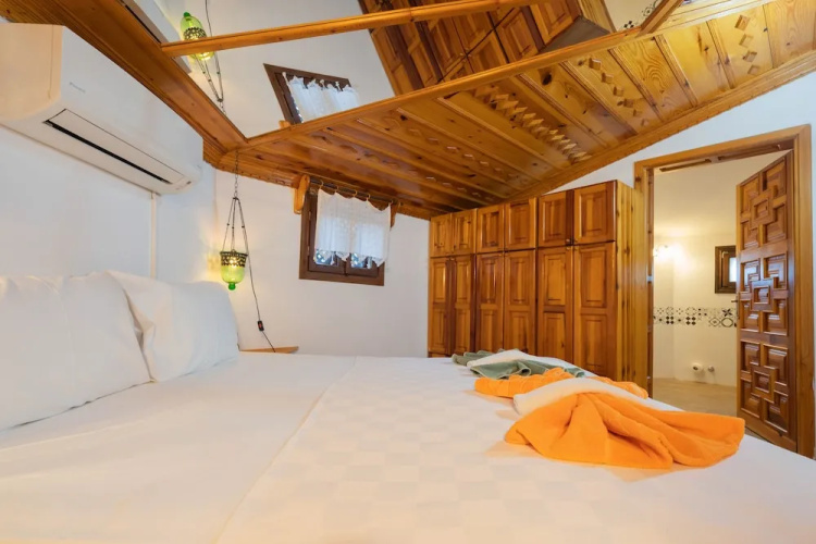 Liya Boutique Hotel & Suites