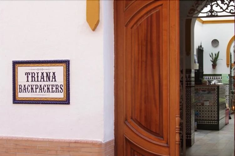 Triana Backpackers