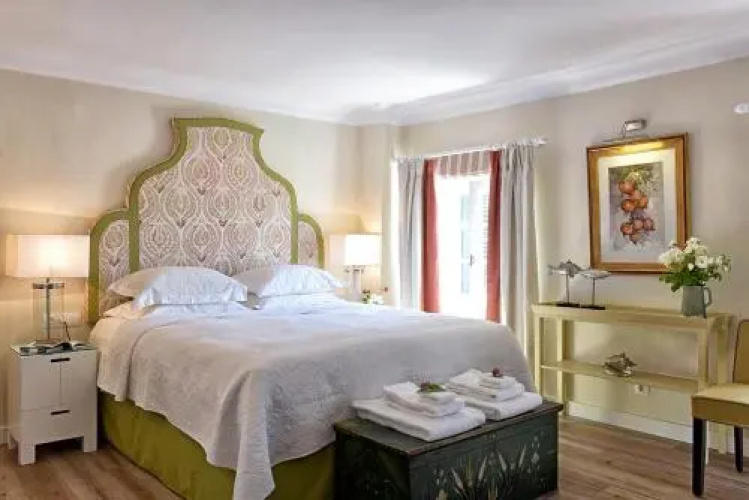Achillion Liston Suites
