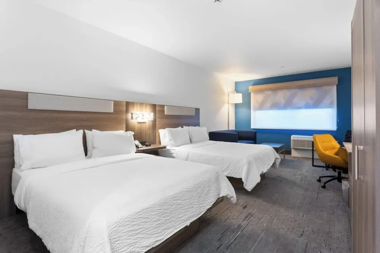 Holiday Inn Express & Suites Waco Downtown