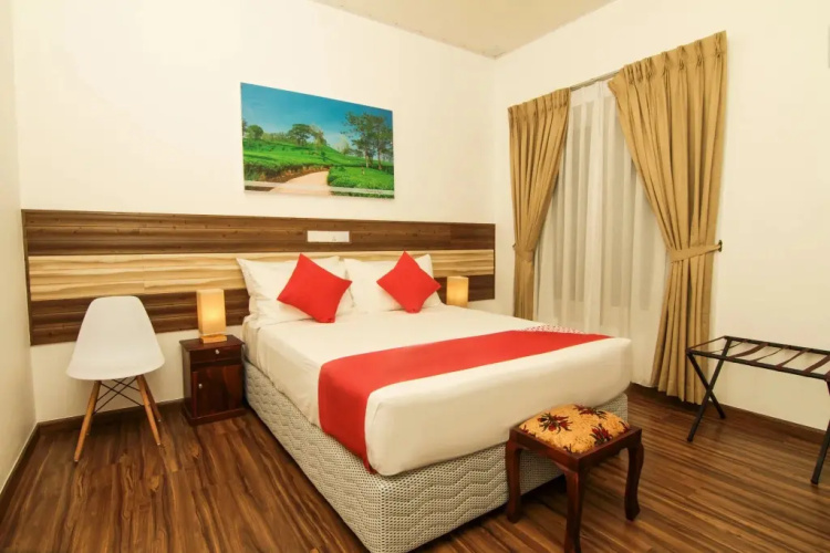 Clove Transit Hotel