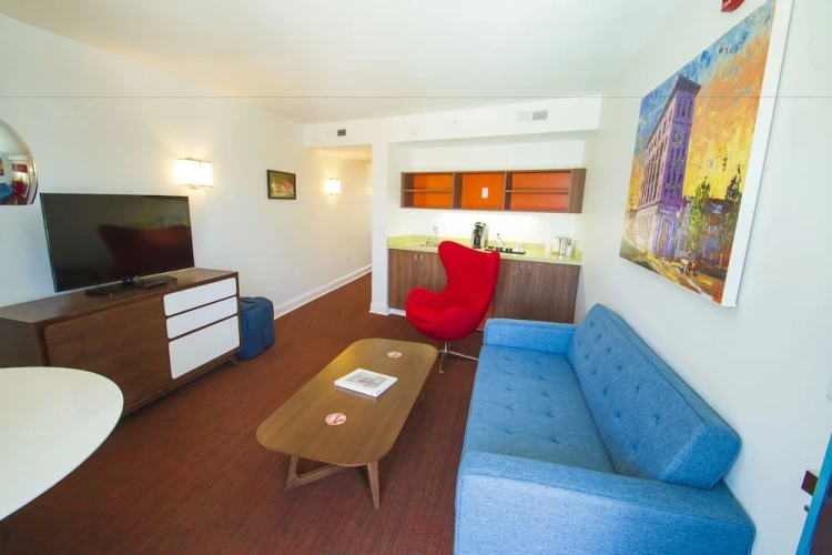 Deluxe Quadruple Suite with view