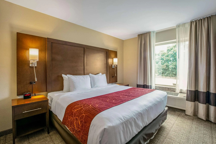 Comfort Suites Fishkill Near Interstate 84