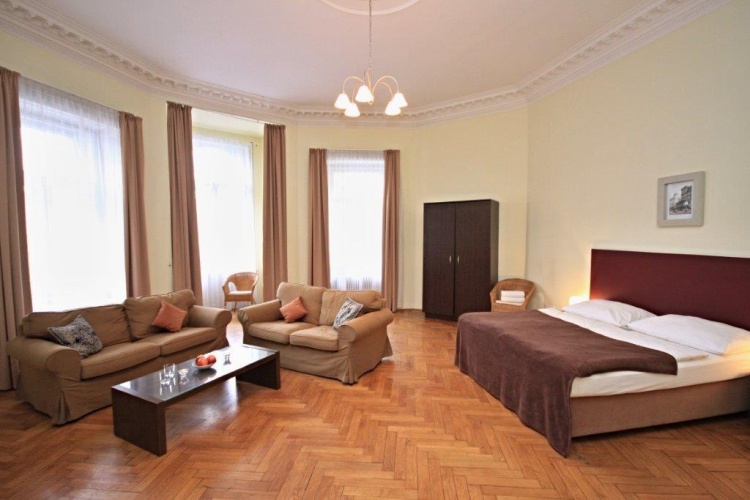 3 Bedrooms Apartment