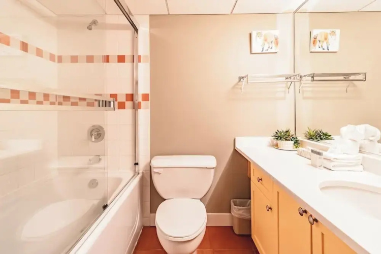 Large Spacious one Bedroom Suite - 506