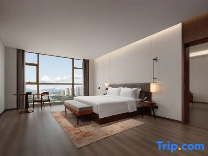 1 Bedroom Business Suite with lake view