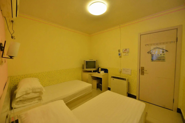 Happy Dragon Hostel