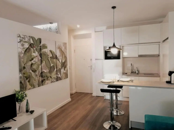 Window Garden Apartment