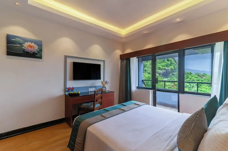 Premier room with balcony and with sea view