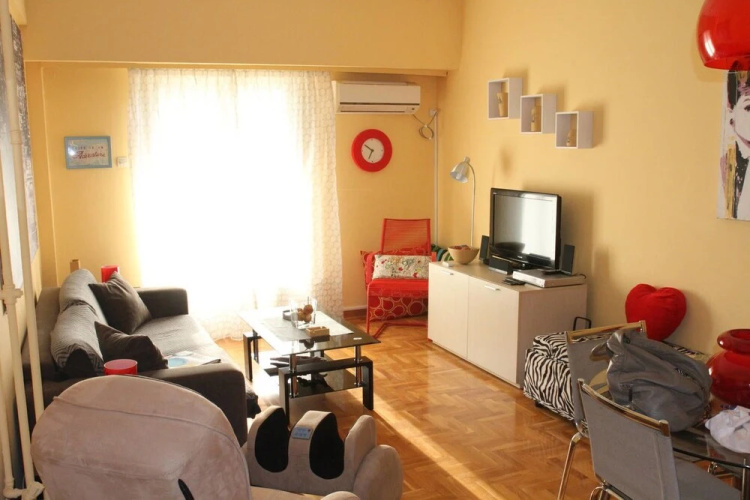 Colorful apartment in Athens!