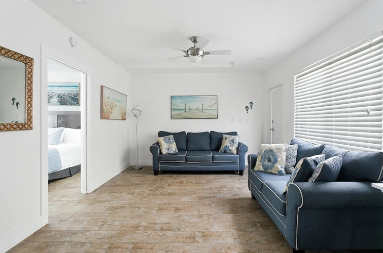 Spacious 1 Bedroom APT at the beach