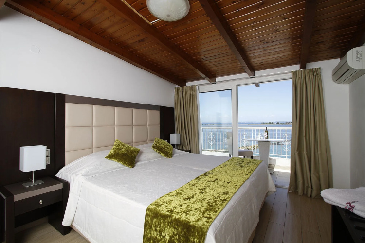 Nirikos Hotel