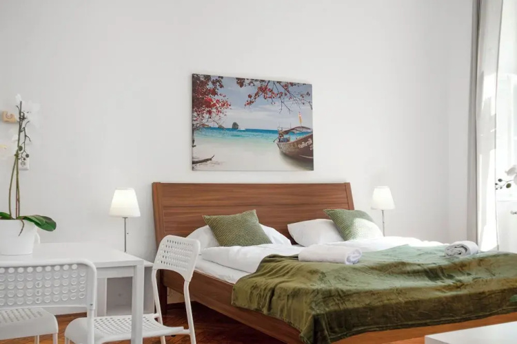 Spacious 2BR Apartment Long Stay Rennweg