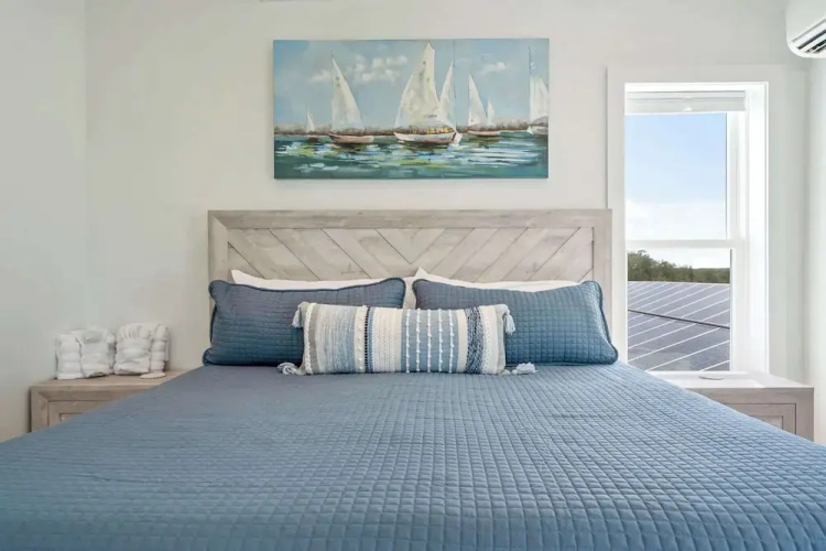 Latitude Adjustment Walk to Beach & Dining!