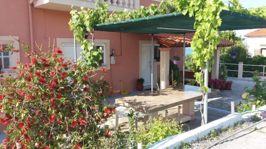 Lena Apartments