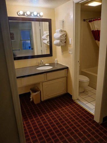 76 Family Inn