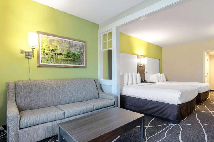 Clarion Inn Willow River