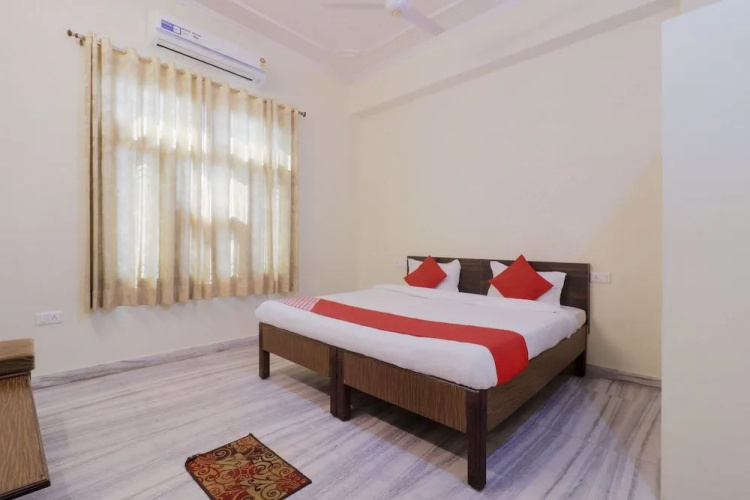 OYO 24535 Hotel Payas