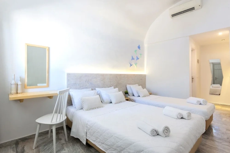 Standard Triple room with balcony
