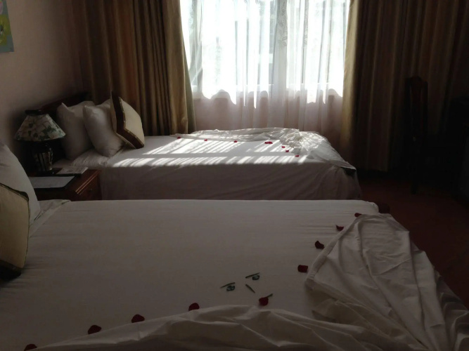 Holiday Diamond Hotel
