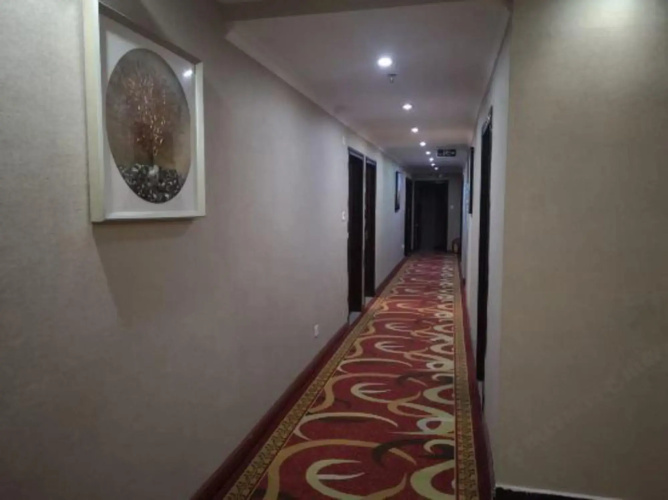 Yunfu Junlin Hotel