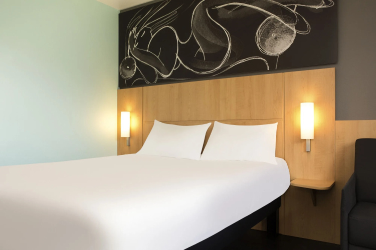 Ibis 3 Lacs Neuchatel Hotel