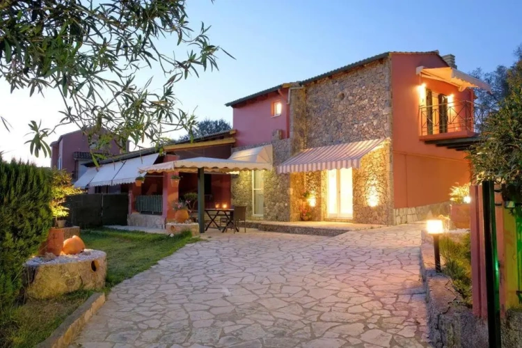 2 Bedrooms Cottage