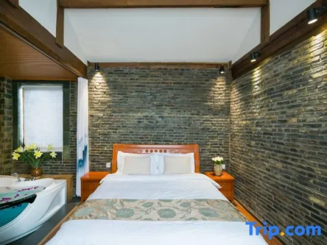 Standard Double room with courtyard view