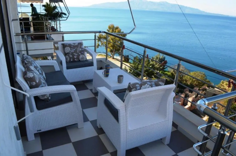 1 Bedroom Apartment with sea view
