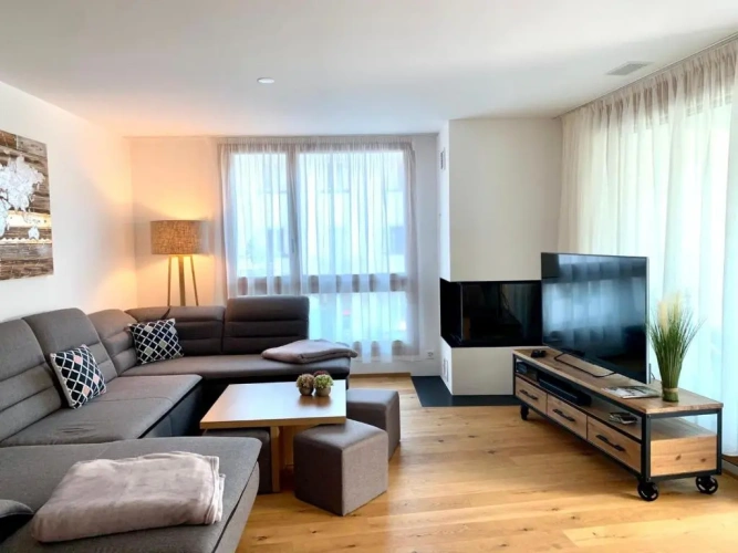 2 Bedrooms Apartment