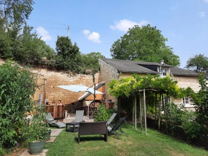 2 Bedrooms Cottage