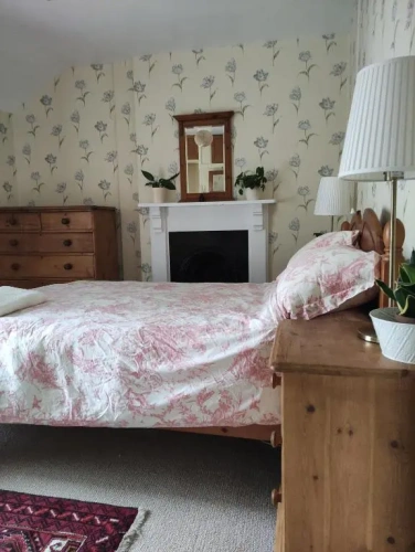 2 Bedrooms Cottage