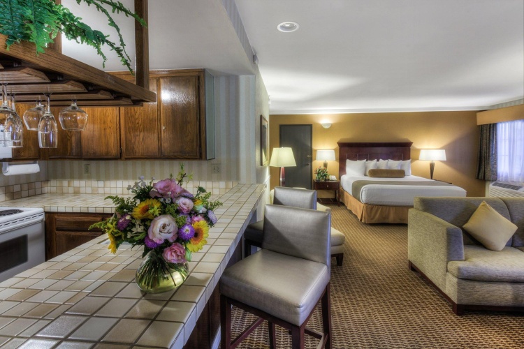 Best Western Plus Carpinteria Inn photo 31