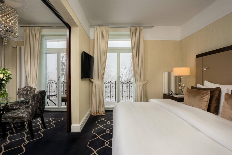 1 Bedroom Deluxe Double Suite