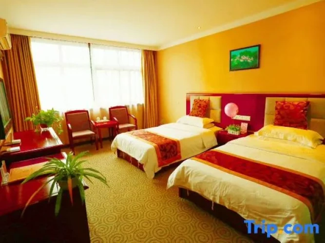 Deluxe Family Suite