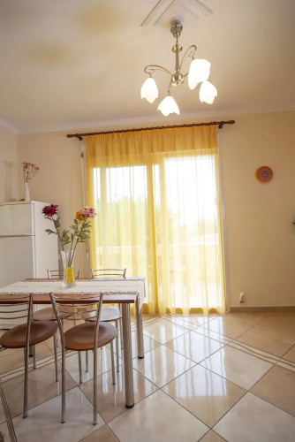 Beach Flat With Garden, Jacuzzi, BBQ