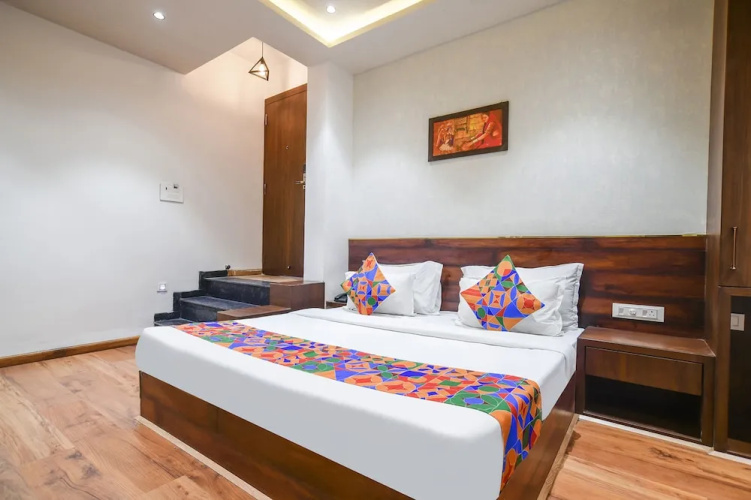 Fabhotel Awadhvue