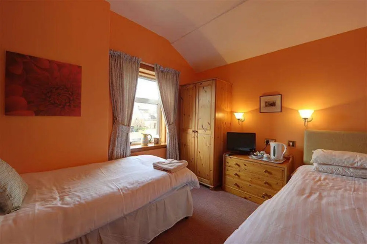 Chalmers Bed  Breakfast