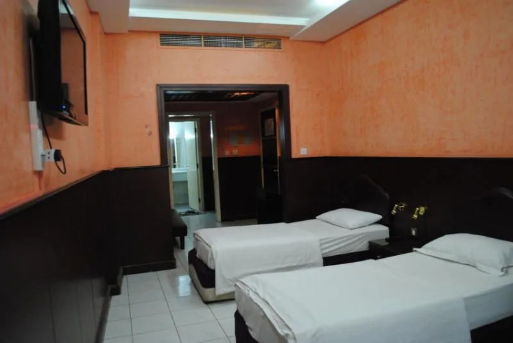 Pacific Hotel Llc - Image 9