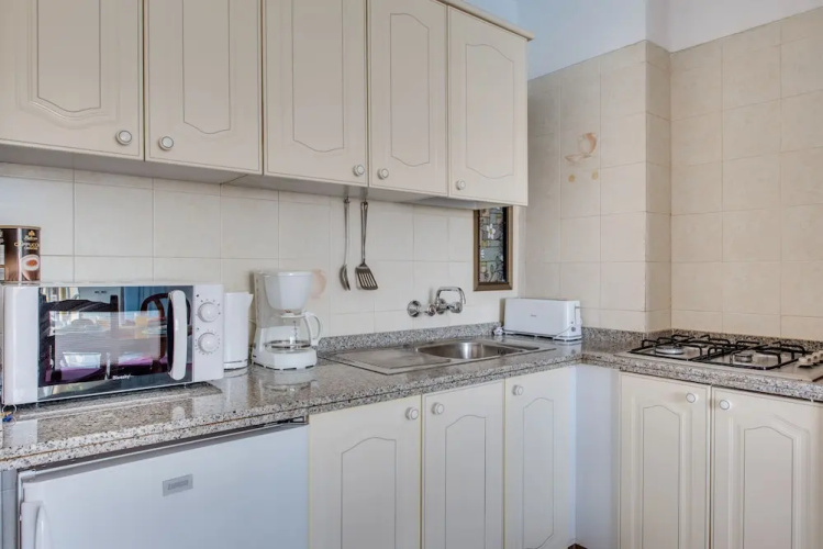 Y2E. Lovely Apartment Pool View! Close To Beach