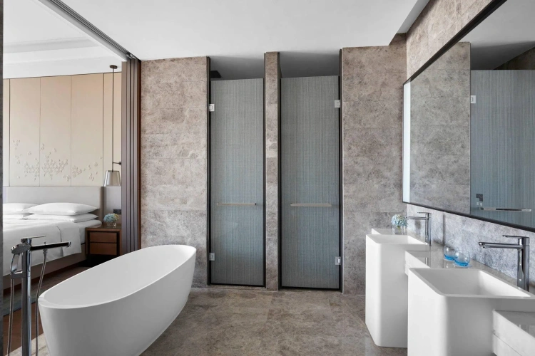 Executive Double Club Suite