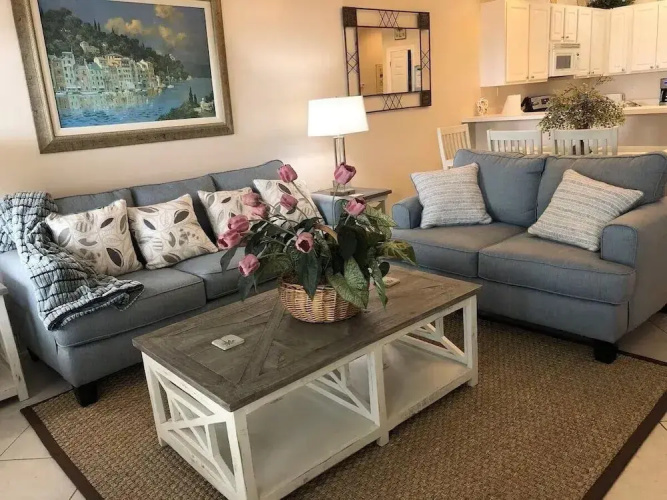 Pavilion Palms 205b