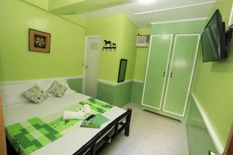 Maritonies Place