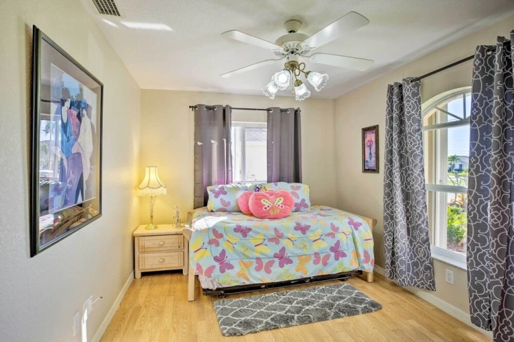 3 Bedrooms Cottage