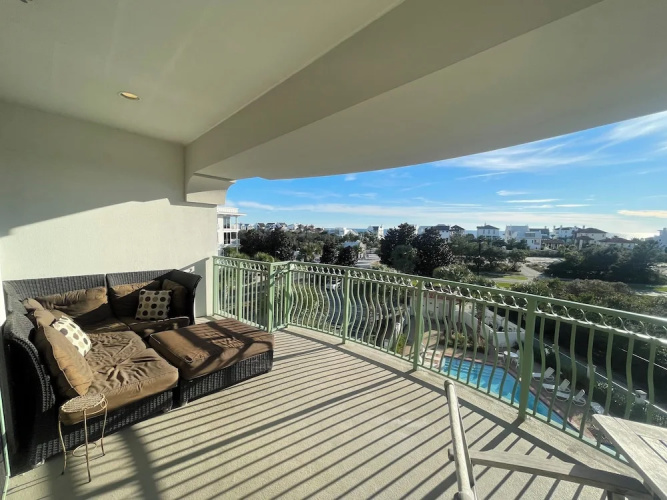 Charming Studio for 2 - Pool Views - Next Door to Alys!