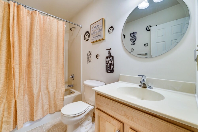 4 Bedrooms Cottage